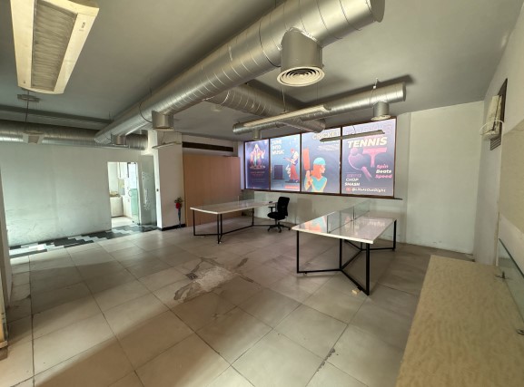 65 Workstations & 4 Director Cabins | 5500 Sq Ft Office – Noida Sector 63 (A Block)